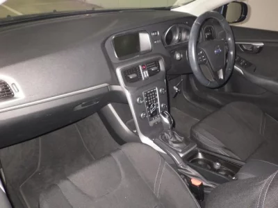 Volvo V40  с аукциона в Японии