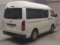 Toyota HIACE VAN лот № 85007 оценка R  с аукциона в Японии 1