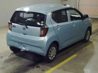 Toyota PIXIS EPOCH  с аукциона в Японии