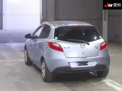 Mazda DEMIO  с аукциона в Японии