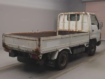 Toyota DYNA  с аукциона в Японии