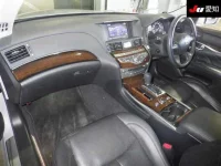 Nissan FUGA лот № 42 оценка 4  с аукциона в Японии 2