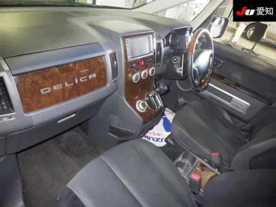 Mitsubishi DELICA D5
