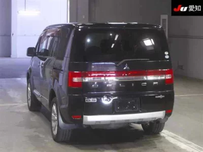 Mitsubishi DELICA D5