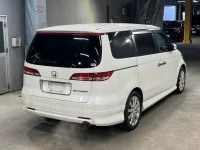 Honda ELYSION лот № 2046 оценка 3.5  с аукциона в Японии 4
