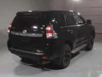 Toyota LAND CRUISER PRADO лот № 38 оценка 3.5  с аукциона в Японии 1
