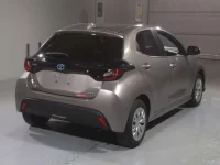 Toyota YARIS лот № 47 оценка RA  с аукциона в Японии 1