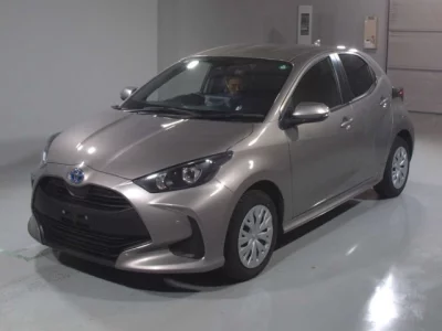 Toyota YARIS  с аукциона в Японии