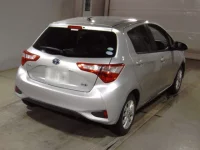 Toyota VITZ лот № 7086 оценка 3.5  с аукциона в Японии 1