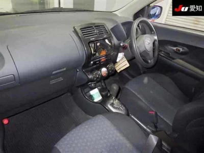 Toyota IST  с аукциона в Японии