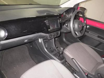 Volkswagen UP  с аукциона в Японии