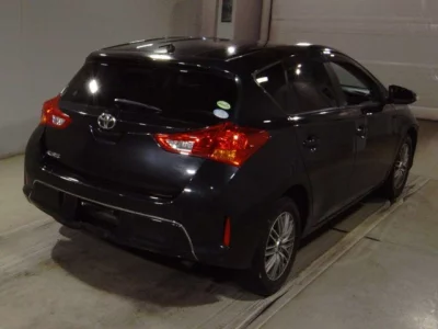 Toyota AURIS  с аукциона в Японии