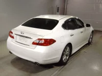 Nissan FUGA лот № 7101 оценка RA  с аукциона в Японии 1