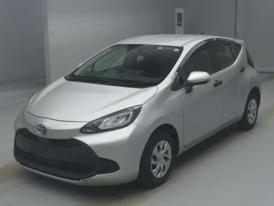 Toyota AQUA  с аукциона в Японии