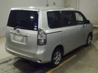 Toyota VOXY лот № 7072 оценка R  с аукциона в Японии 1