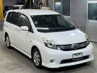 Toyota ISIS лот № 2112 оценка R  с аукциона в Японии 3