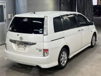 Toyota ISIS лот № 2112 оценка R  с аукциона в Японии 4