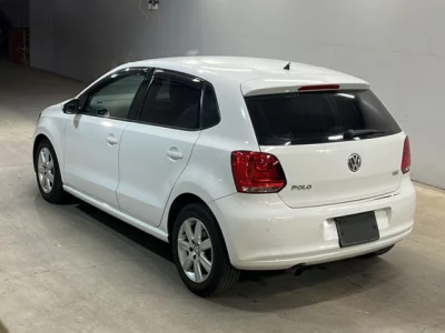 Volkswagen POLO  с аукциона в Японии