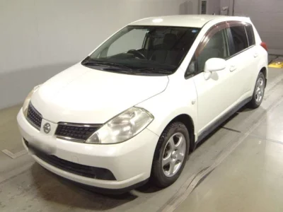 Nissan TIIDA  с аукциона в Японии