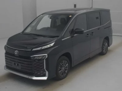 Toyota VOXY  с аукциона в Японии