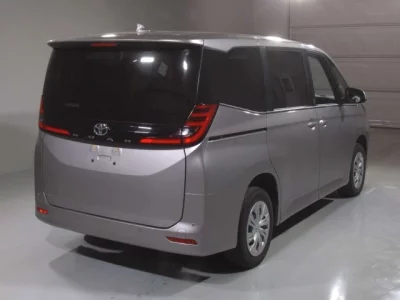 Toyota NOAH  с аукциона в Японии