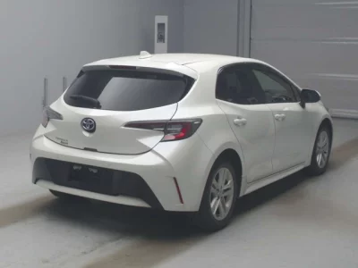 Toyota COROLLA SPORT  с аукциона в Японии