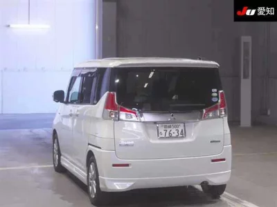 Mitsubishi DELICA D2