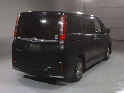 Toyota ESQUIRE  с аукциона в Японии