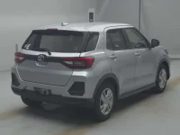 Toyota RAIZE лот № 72025 оценка 3.5  с аукциона в Японии 1