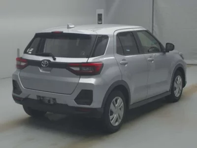 Toyota RAIZE  с аукциона в Японии