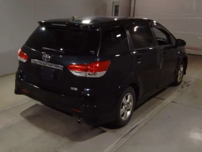 Toyota WISH  с аукциона в Японии