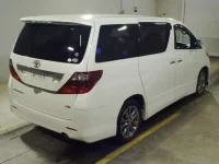 Toyota ALPHARD лот № 7107 оценка 3  с аукциона в Японии 1