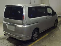 Nissan SERENA лот № 7114 оценка R  с аукциона в Японии 1