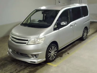 Nissan SERENA  с аукциона в Японии