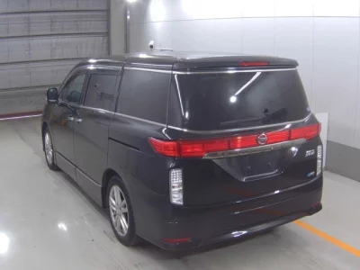 Nissan ELGRAND  с аукциона в Японии