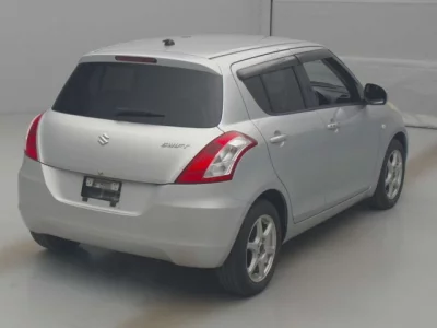 Suzuki SWIFT  с аукциона в Японии