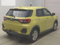 Toyota RAIZE лот № 70137 оценка R  с аукциона в Японии 1