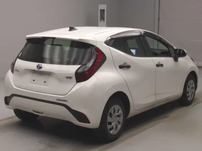 Toyota AQUA  с аукциона в Японии