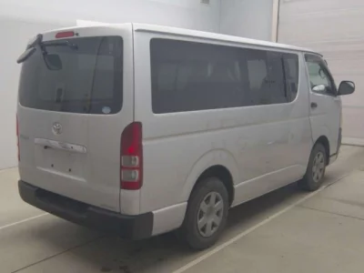 Toyota HIACE VAN  с аукциона в Японии