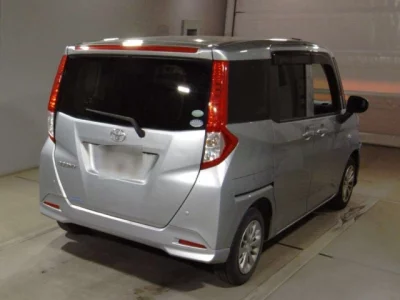 Toyota ROOMY  с аукциона в Японии