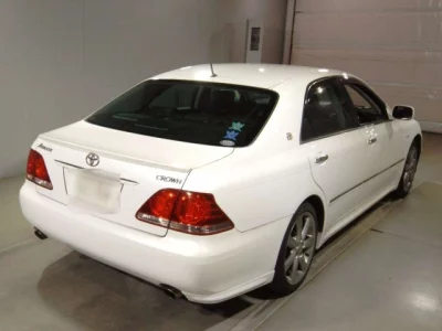 Toyota CROWN  с аукциона в Японии