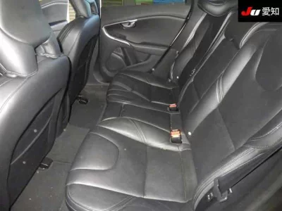 Volvo V40  с аукциона в Японии