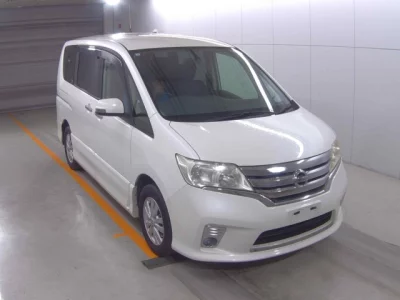 Nissan SERENA  с аукциона в Японии