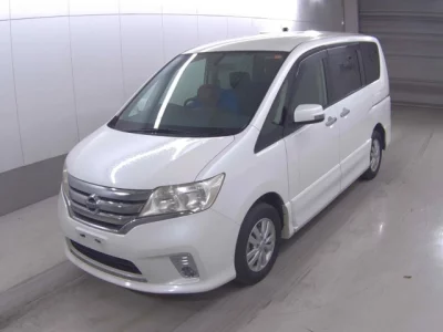 Nissan SERENA  с аукциона в Японии