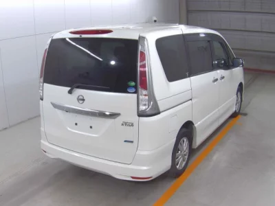 Nissan SERENA  с аукциона в Японии