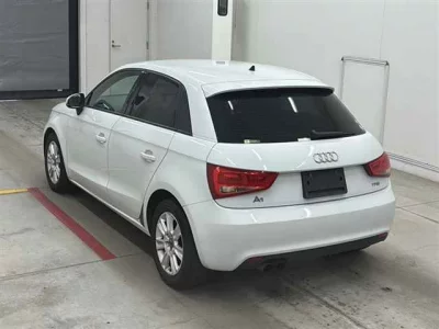 Audi A1  с аукциона в Японии