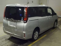 Toyota NOAH лот № 7151 оценка RA  с аукциона в Японии 1