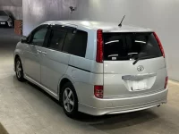 Toyota ISIS лот № 1026 оценка 3.5  с аукциона в Японии 1