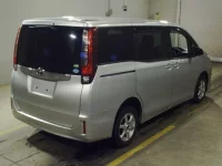 Toyota NOAH лот № 7158 оценка 3.5  с аукциона в Японии 1