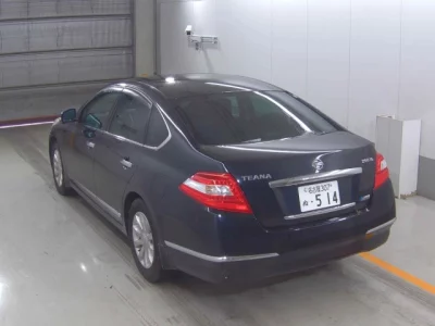 Nissan TEANA  с аукциона в Японии